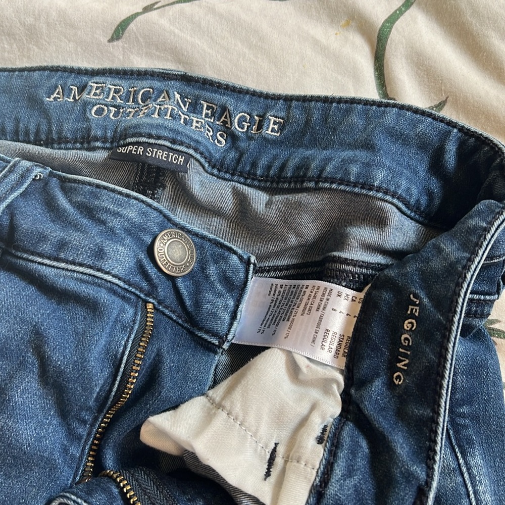 American Eagle Super Stretch Ripped Jeans - Picture 3 of 4